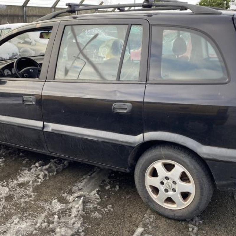 Feu arriere principal gauche (feux) OPEL ZAFIRA A Photo n°9