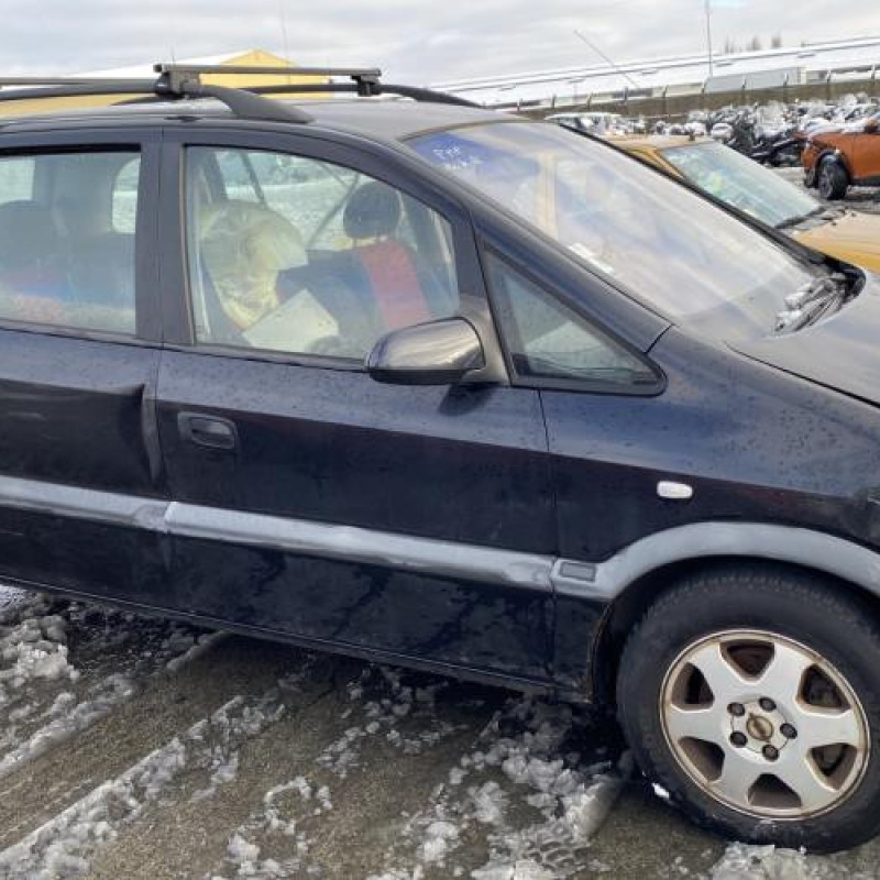 Feu arriere principal gauche (feux) OPEL ZAFIRA A Photo n°10