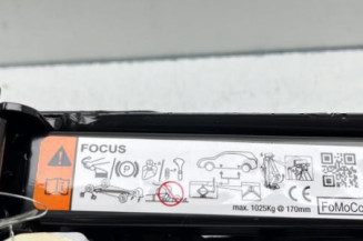 Cric FORD FOCUS 4
