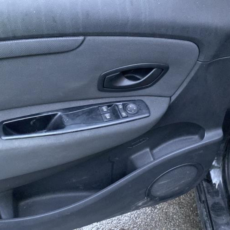 Plage arriere RENAULT SCENIC 3 Photo n°12