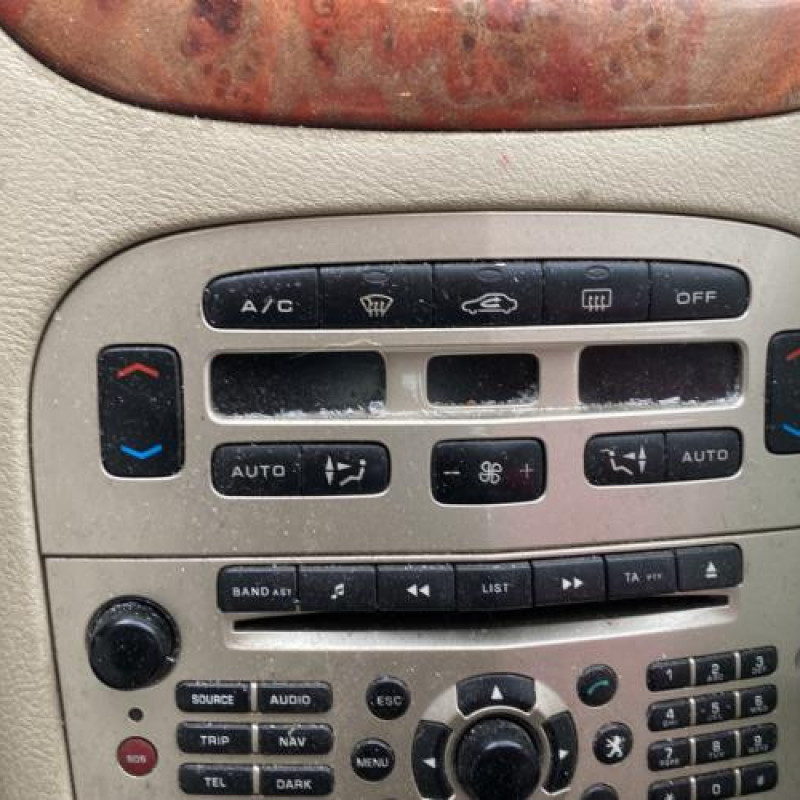 Ecran GPS PEUGEOT 607 Photo n°19