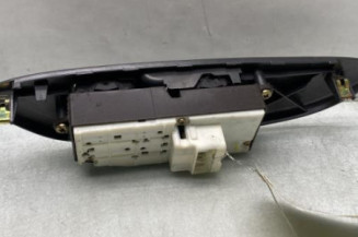Interrupteur de leve vitre avant gauche TOYOTA YARIS 1