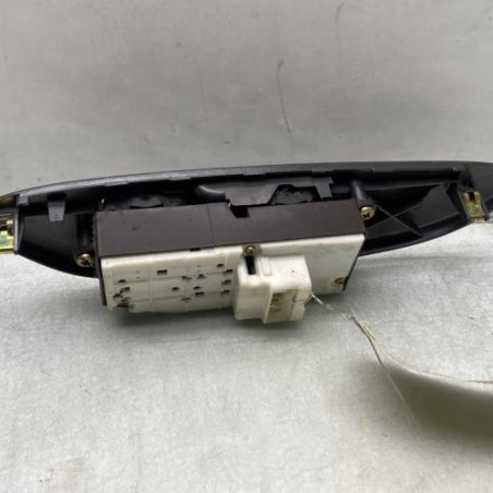 Interrupteur de leve vitre avant gauche TOYOTA YARIS 1