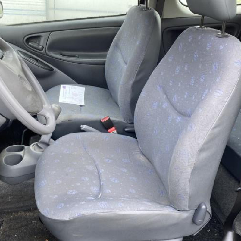Interrupteur de leve vitre avant gauche TOYOTA YARIS 1 Photo n°14