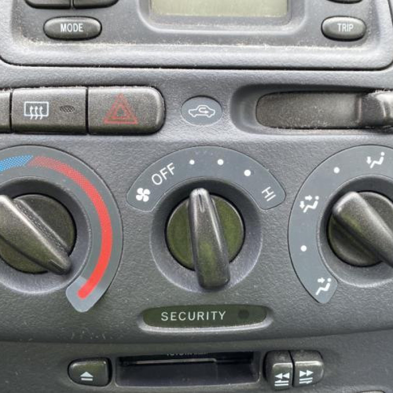 Interrupteur de leve vitre avant gauche TOYOTA YARIS 1 Photo n°19
