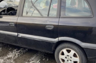 Feu arriere stop central OPEL ZAFIRA A