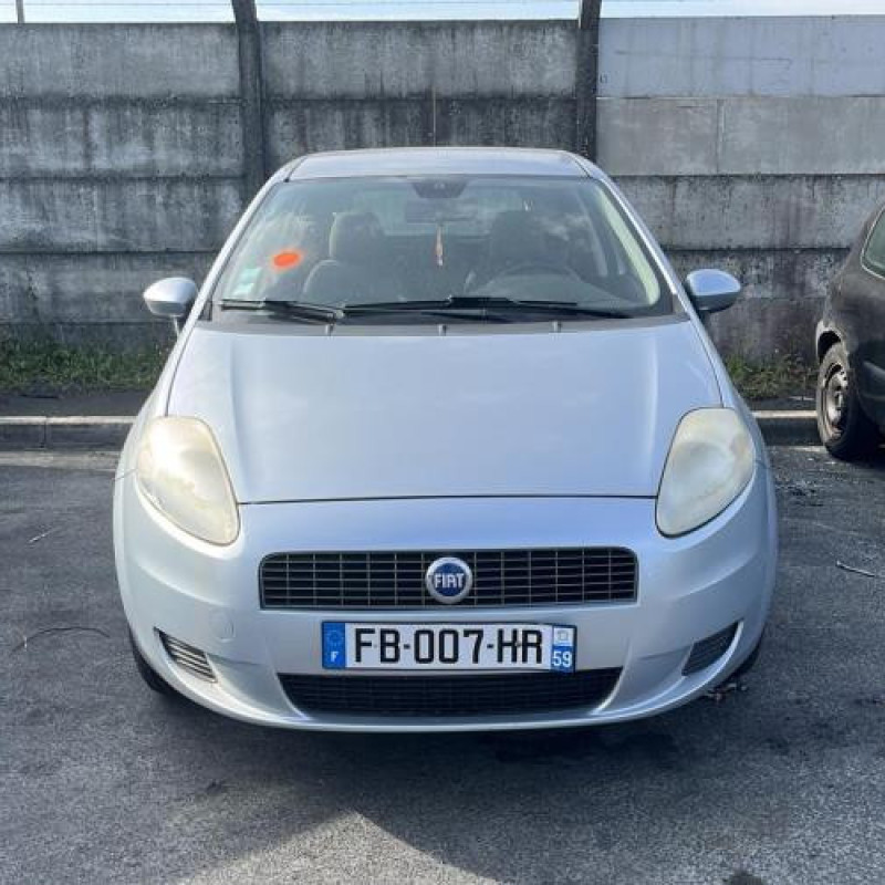 Feu arriere principal droit (feux) FIAT GRANDE PUNTO Photo n°4