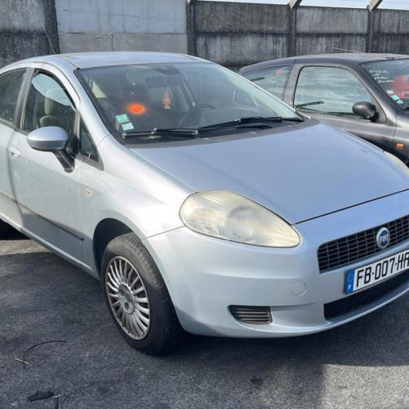 Feu arriere principal droit (feux) FIAT GRANDE PUNTO Photo n°5