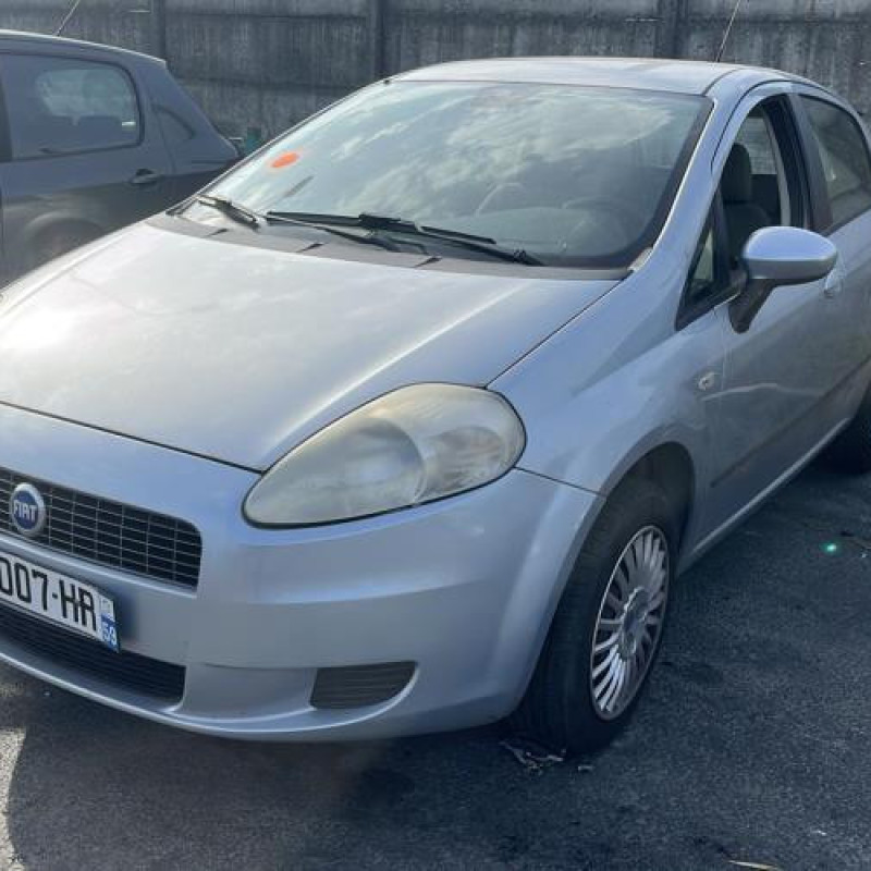 Feu arriere principal droit (feux) FIAT GRANDE PUNTO Photo n°6