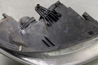 Optique avant principal gauche (feux)(phare) VOLKSWAGEN PASSAT 4