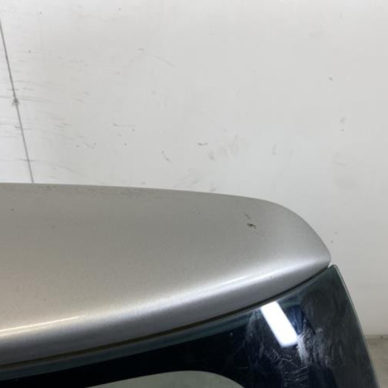 Malle/Hayon arriere SUZUKI SWIFT 3 Photo n°4