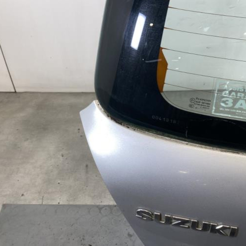 Malle/Hayon arriere SUZUKI SWIFT 3 Photo n°6