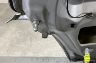 Malle/Hayon arriere SUZUKI SWIFT 3