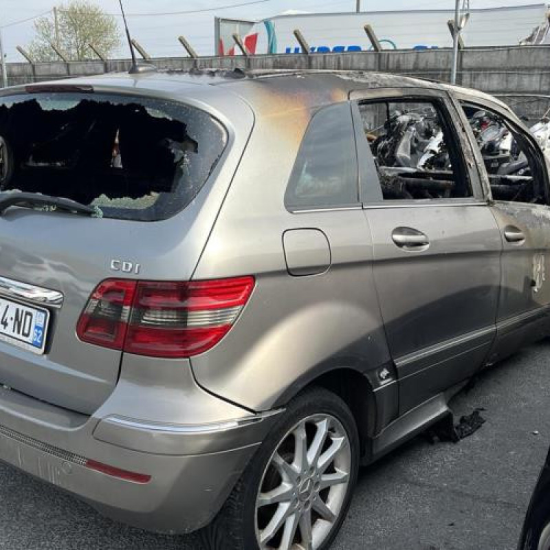 Feu arriere secondaire gauche (feux) MERCEDES CLASSE B 245 Photo n°6