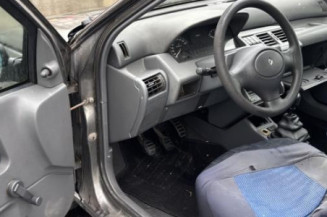 Serrure avant gauche RENAULT CLIO 1