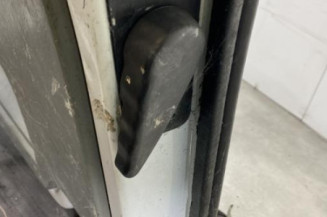 Porte arriere droit OPEL VIVARO 1