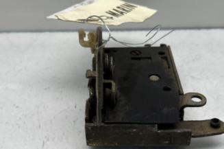 Serrure avant droit PEUGEOT 205