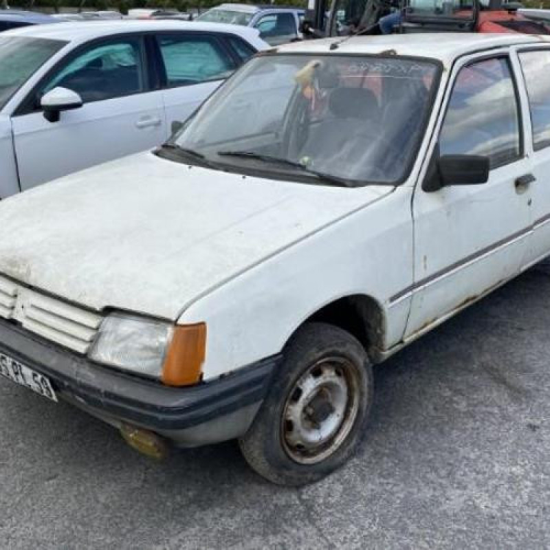 Serrure avant droit PEUGEOT 205 Photo n°7