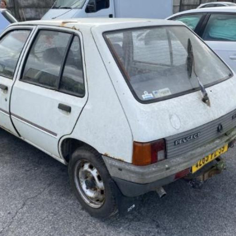Serrure avant droit PEUGEOT 205 Photo n°10