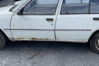 Serrure avant droit PEUGEOT 205