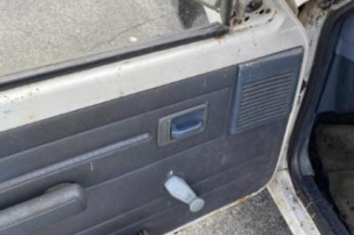 Serrure avant droit PEUGEOT 205