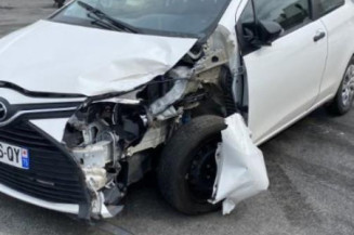 Serrure avant droit TOYOTA YARIS 3
