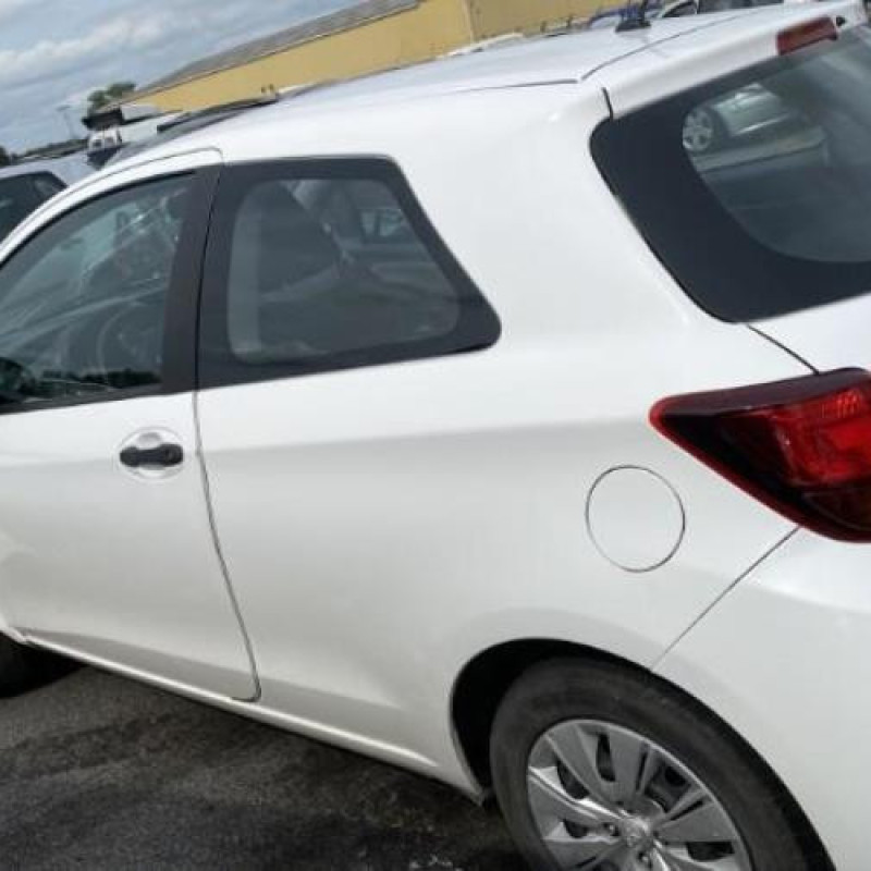 Serrure avant droit TOYOTA YARIS 3 Photo n°10