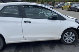 Serrure avant droit TOYOTA YARIS 3