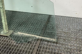 Vitre avant droit MERCEDES CLASSE B 246