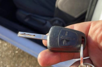 Aile avant gauche OPEL CORSA D