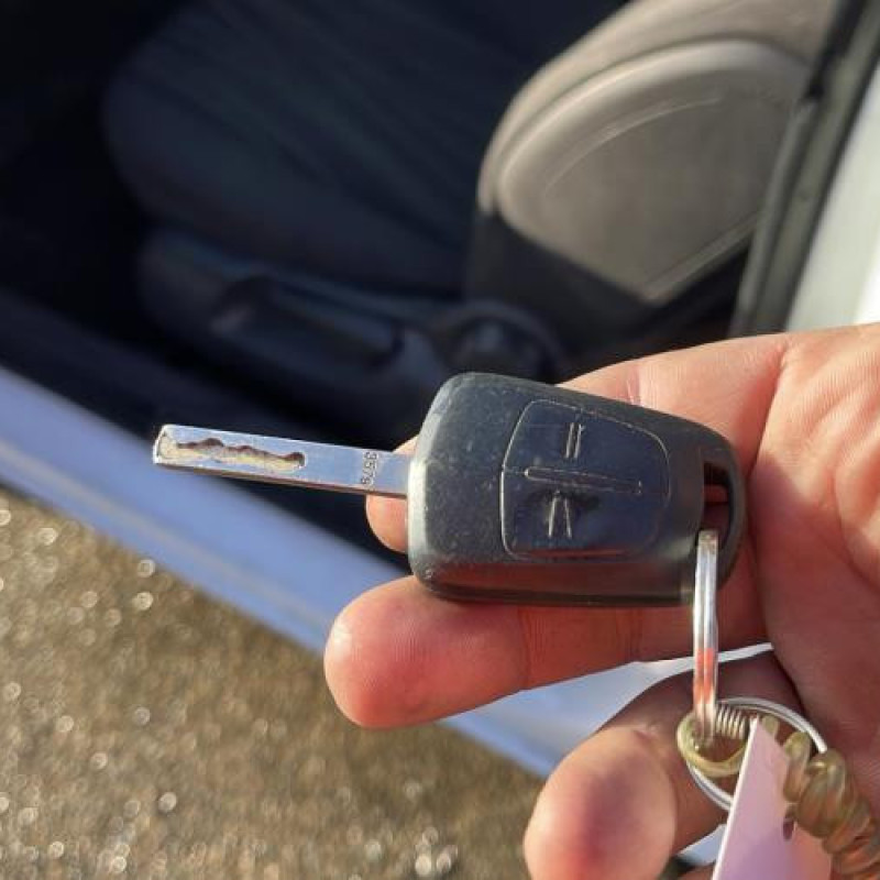 Aile avant gauche OPEL CORSA D Photo n°13