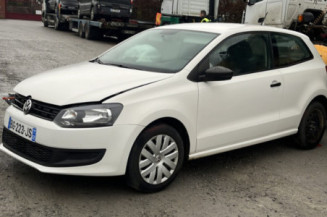 VOLKSWAGEN POLO 5 PHASE 1 1.2i - 12V Photo n°1