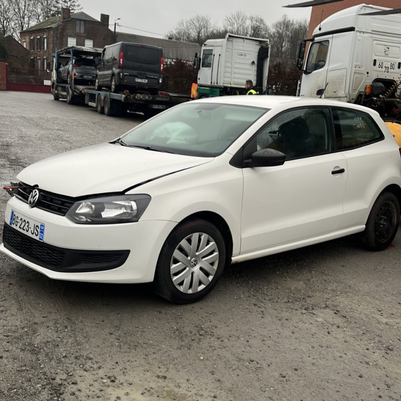 VOLKSWAGEN POLO 5 PHASE 1 1.2i - 12V Photo n°1