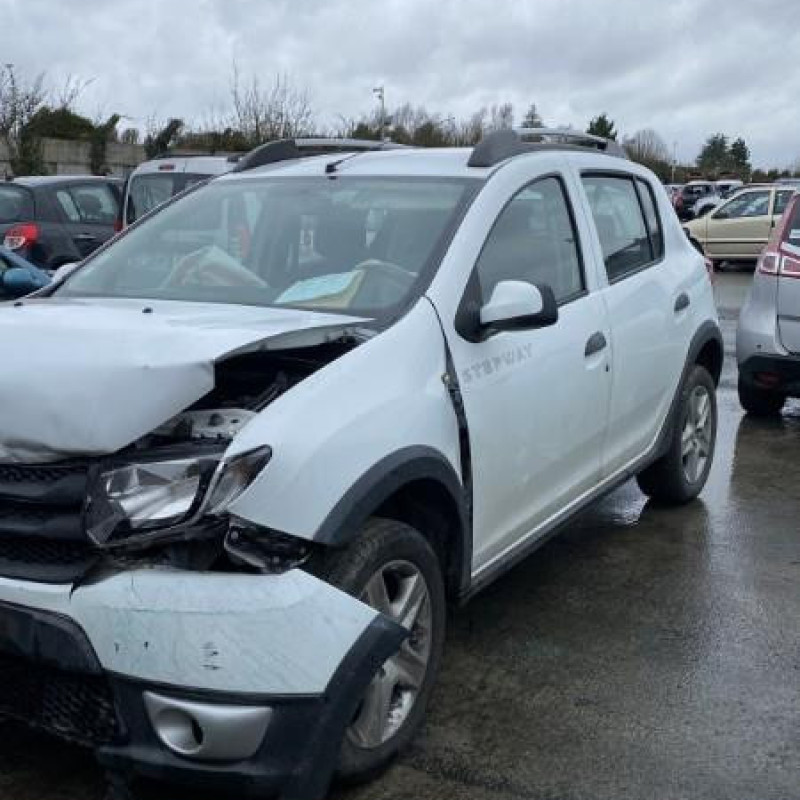 DACIA SANDERO 2 PHASE 1 0.9i - 12V TURBO TCE 90 Photo n°2