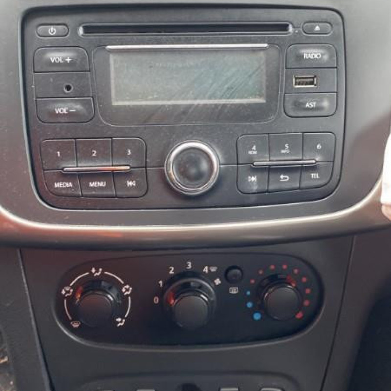DACIA SANDERO 2 PHASE 1 0.9i - 12V TURBO TCE 90 Photo n°9