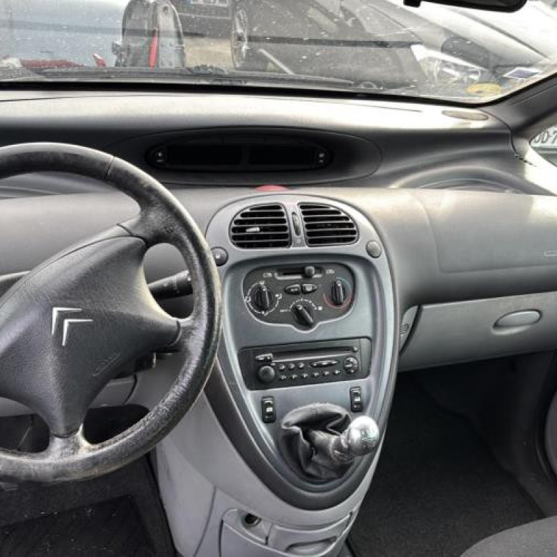 Moteur CITROEN XSARA PICASSO Photo n°13