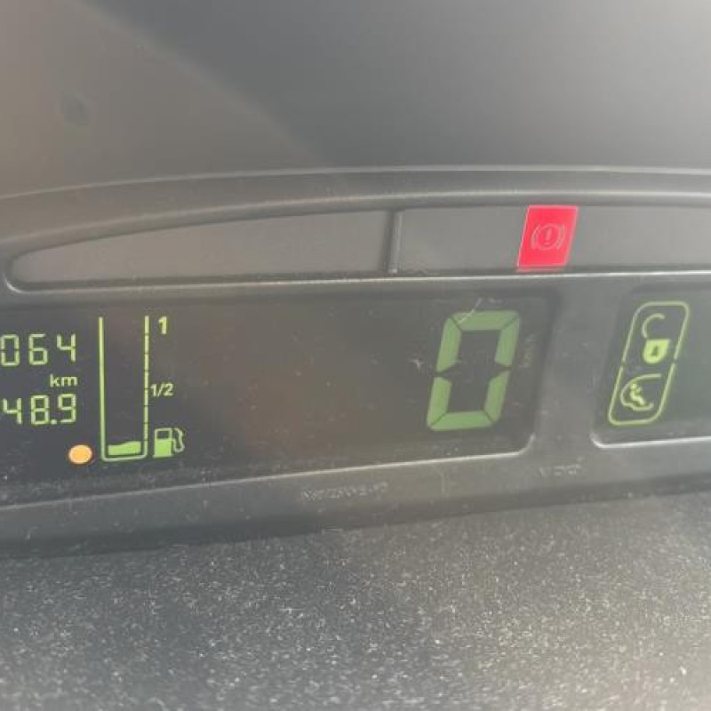 Moteur CITROEN XSARA PICASSO Photo n°16
