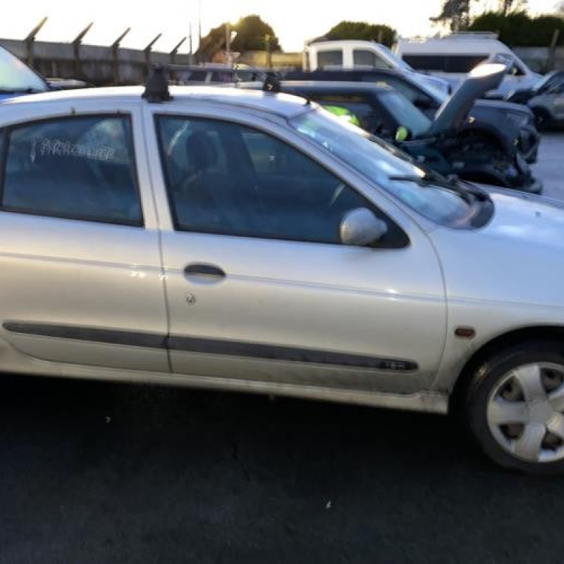 Moteur RENAULT MEGANE 1 Photo n°7