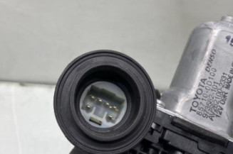 Leve vitre electrique avant droit TOYOTA YARIS 3