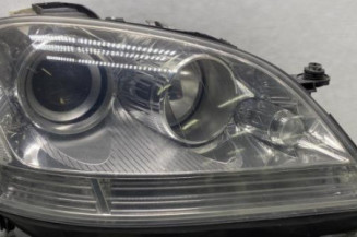 Optique avant principal droit (feux)(phare) MERCEDES CLASSE M 164 Photo n°1