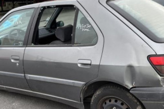 Feu arriere principal gauche (feux) PEUGEOT 306