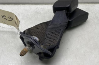 Attache ceinture arriere droit DACIA DUSTER 1