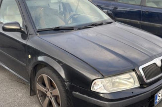 Serrure avant droit SKODA OCTAVIA 1