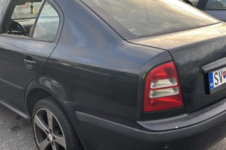 Serrure avant droit SKODA OCTAVIA 1