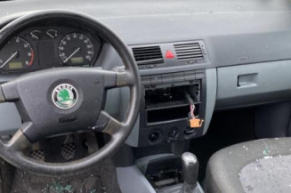 Optique avant principal gauche (feux)(phare) SKODA FABIA 1