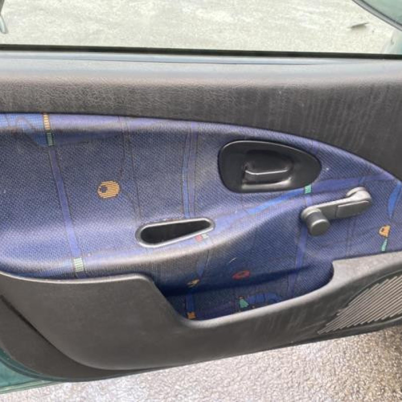 Feu arriere principal droit (feux) CITROEN SAXO Photo n°14