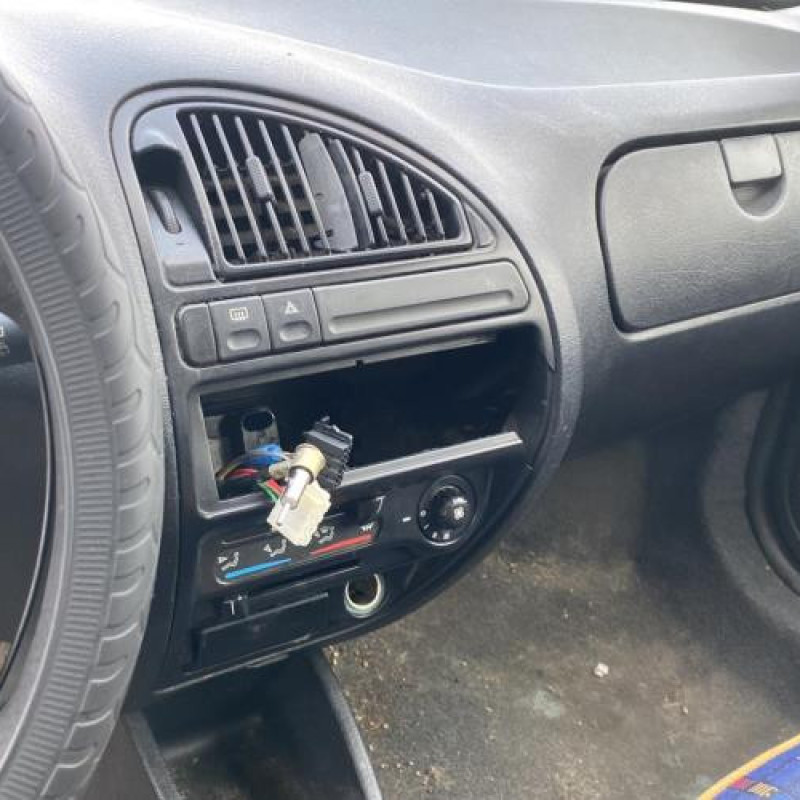 Feu arriere principal droit (feux) CITROEN SAXO Photo n°18
