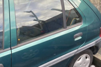 Optique avant secondaire gauche (feux)(clignotant) CITROEN SAXO