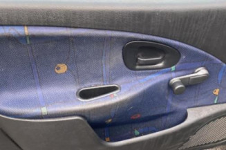 Optique avant secondaire gauche (feux)(clignotant) CITROEN SAXO