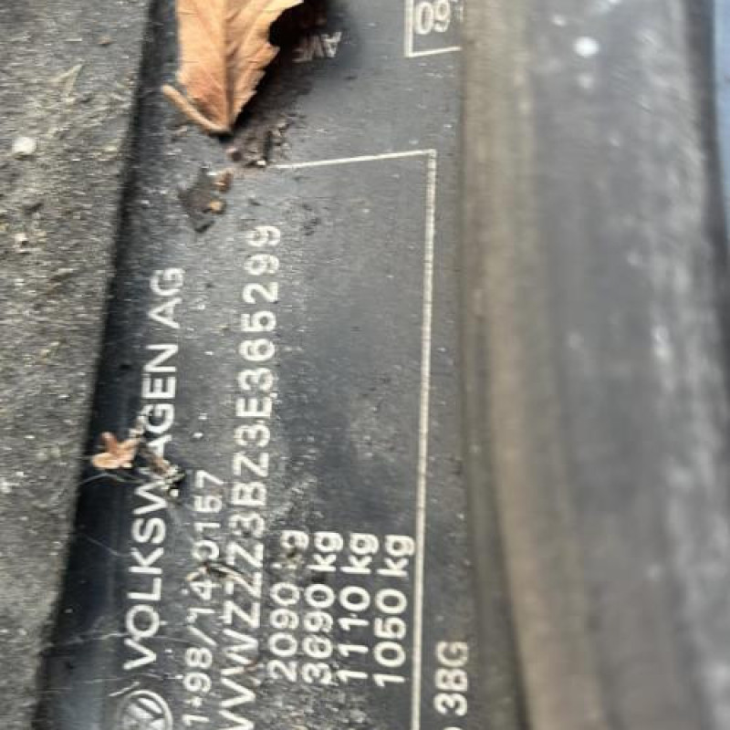 Moteur essuie glace avant VOLKSWAGEN PASSAT 4 Photo n°9